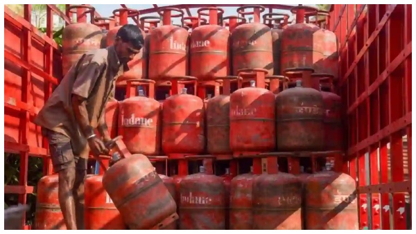 1 2025 Commercial LPG price LPG cylinder price cut Commercial cylinder Relief for businesses Hotels Restaurants Crude oil prices Domestic cylinder price Oil companies August 1 2025
