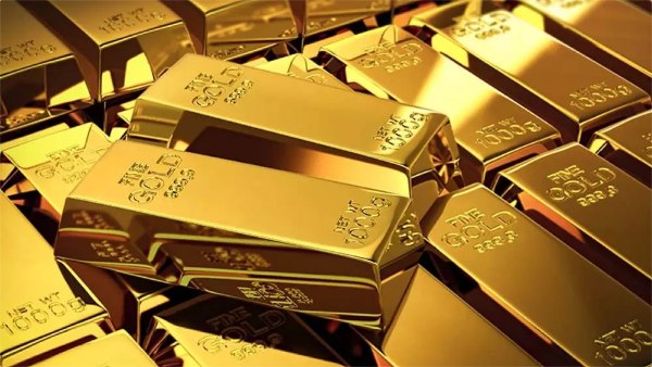 Gold Trump Tariffs US-China Trade Tensions Russia-Ukraine War Safe-Haven Investment Gold ETFs Rupee Depreciation Jewellery - - - ETF depreciation