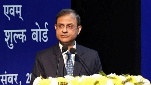 Economic Growth RBI Governor Sanjay Malhotra US 50 tariffs India RBI on trade impact Indian economy tariffs sectors hit by US tariffs textiles tariff impact gems jewellery exports leather industry India seafood exports India auto parts tariffs Indian exports crisis RBI support growth India US trade tensions Indian economy resilience RBI policy response 50