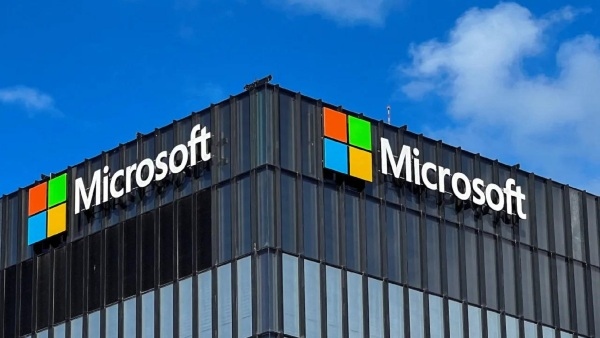 Microsoft H1B visa warning H1B visa 100k fee H1B deadline for employees Trump H1B fee hike Indian tech workers H1B Microsoft foreign staff alert H1B visa action required H1B fee increase impact Indian IT employees US visa Microsoft H1B update H1B visa compliance deadline H1B H1B 100 000 IT H1B H1B H1B 24