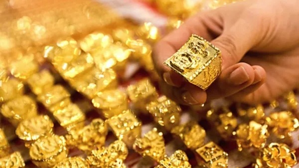 Dhanteras gold returns gold investment 2025 gold price surge India Diwali gold investment gold 60 returns invest in gold smartly gold vs stocks best investment Diwali 2025 gold buying guide India gold trends 2025 gold market India gold forecast 2025 gold rally reasons Indian investors gold gold investment tips gold savings 2025 Dhanteras gold buying gold rate Diwali 2025 gold returns India 2025 gold price increase gold investment 60 invest smartly in gold gold vs stock market Dhanteras gold price 2025 Indian gold market