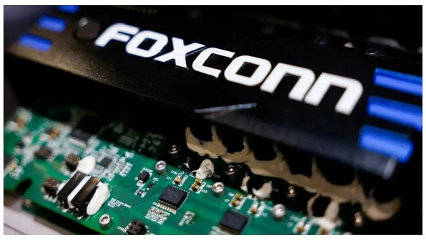 Foxconn Foxconn India Foxconn iPhone plant Bengaluru iPhone plant Karnataka iPhone factory Foxconn hiring Foxconn hires 30000 workers women-led iPhone plant Apple iPhone manufacturing India Apple supply chain India iPhone assembly India Bengaluru jobs Karnataka manufacturing jobs Foxconn Devanahalli plant women workforce India Apple production shift from China electronics manufacturing India Make in India iPhone factory workers Foxconn expansion India 30 000