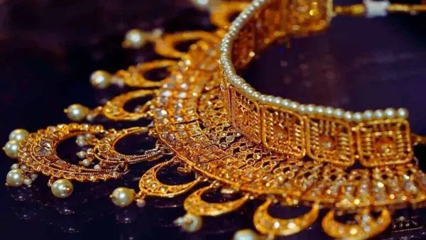 gold price today gold price record high gold price forecast gold rate outlook will gold prices rise gold price correction gold selling pressure gold investment news gold market volatility gold price analysis safe haven asset gold global gold prices inflation and gold interest rates gold impact gold price trend 2025