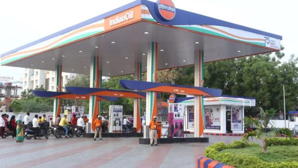 latest news india crosses 1 lakh petrol pumps network globally 3rd rank fuel retail expansion and ev charging integration report summary