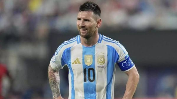 Messi India Tour hyderabad photo op 10 lakh falaknuma cm revant reddy kolkata hola