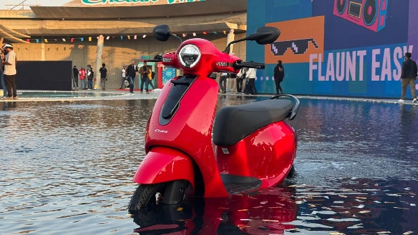 New Bajaj Chetak c25 Electric Scooter Battery Range And All Top Things