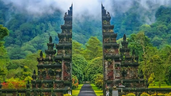 bali tour new travel rules proof of funds requirements for tourists weather alerts indonesia floods updates 2026