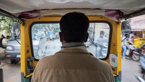 bengaluru rapido auto driver returns double fare upi glitch honesty viral reddit story bangalore summary