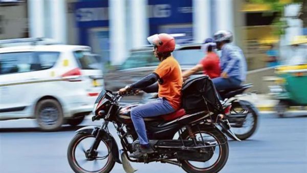 Gig worker strike fails in Bengaluru as swiggy and zomato rollout massive incentives for delivery agents on new years eve 2026 Gig worker strike fails in Bengaluru as swiggy and zomato rollout massive incentives for delivery agents on new years eve 2026