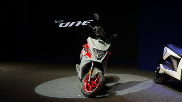 Simple Energy Launches Indias First Single Charge 400 Km Range Electric Scooter