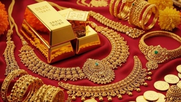 Gold Rates today takes a dip just below Rs 1 58 lakh after strong US employment data boost sentiment