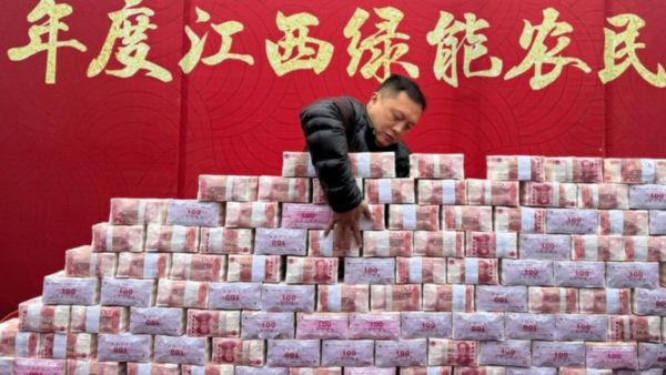 China Boss Offers 26 Million Dollar Bonus Employees Take As Many Bills As Possible Viral Story
