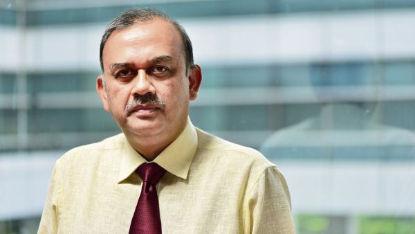 Who is Atanu Chakraborty HDFC Bank chairman resigned citing internal ethics and governance concerns in Telugu