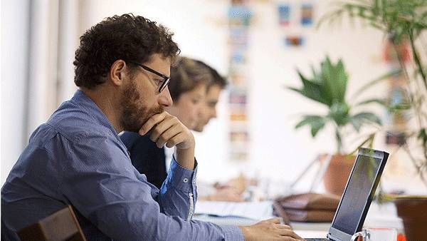 IT jobs transition from job hopping to job hugging as workers choose stability over career risk