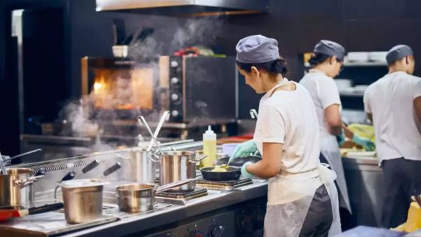 Bengaluru resident quits job starts cloud kitchen Electronic City Urban Tadka summary