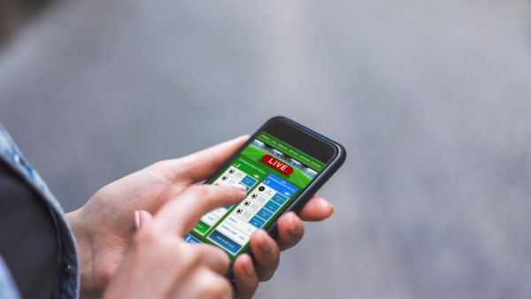 White House warns staff on insider Trading amid suspicious Iran war bets and market moves White House warns staff on insider Trading amid suspicious Iran war bets and market moves