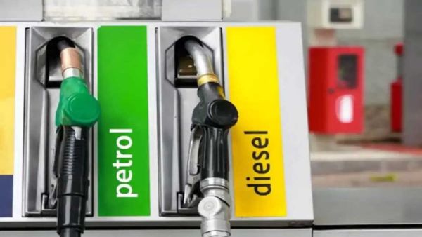 Why people fill petrol in odd amounts like 110 and 510 rupees to avoid scams and manage petrol prices