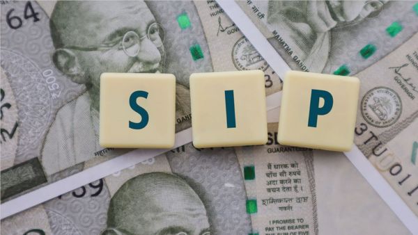 Why the first 1 crore is the hardest milestone for investors and how compounding works after that stage