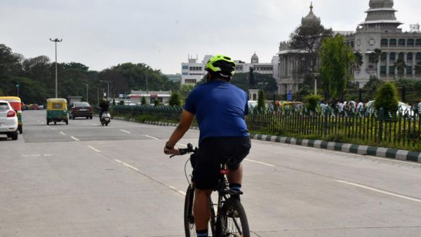 Bengaluru toll plaza cyclist controversy rs 25 demand electronics city elevated corridor safety rules