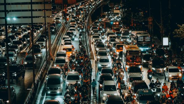 Bengaluru man leaves Bellandur at 5 pm remains stuck in traffic for over 3 hours on ORR Bengaluru man leaves Bellandur at 5 pm remains stuck in traffic for over 3 hours on ORR