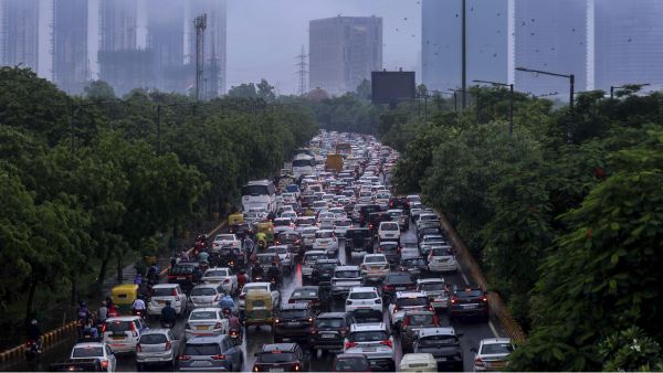 Long Weekend Rush Clogs Bengaluru Mangaluru Highway Viral Video Shows Bumper To Bumper Traffic