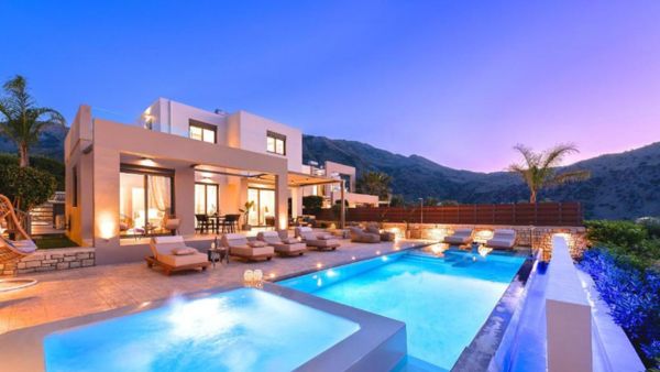 Hyderabad Outpaces Bengaluru By 4 Times In Luxury Home Sales With Rs 8562 Crore Volume