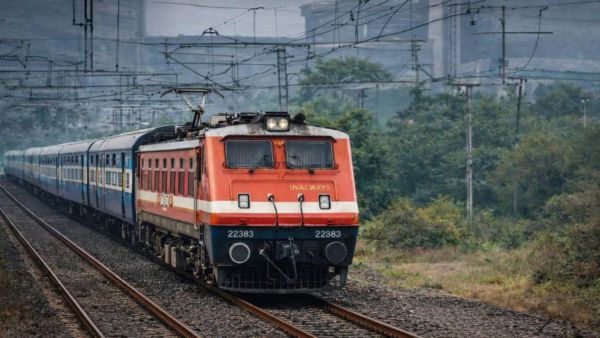 Bengaluru Mumbai New Express Train Stoppage Tumakuru SWR Timings Route Train Number 16553 Details