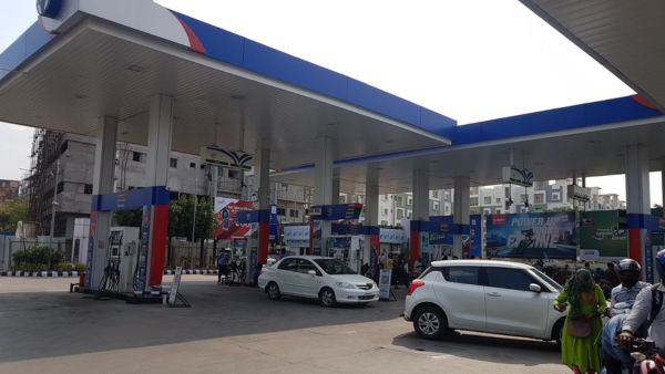 Bengaluru Runs Low On Fuel Patience As Rising Transport Costs Hit Citizens Bengaluru Runs Low On Fuel Patience As Rising Transport Costs Hit Citizens