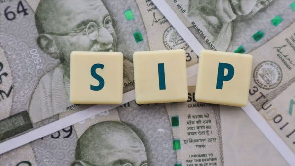 Monthly 1000 SIP Lakhpati Calculation Mutual Funds Compounding Benefits