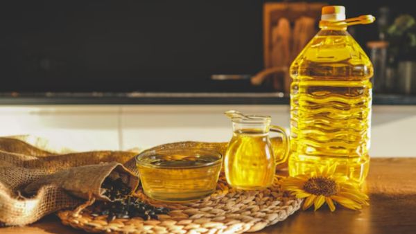Govt Mandates Standard Packaging Sizes For Edible Oils To Ease Consumer Comparison Oil Prices Govt Mandates Standard Packaging Sizes For Edible Oils To Ease Consumer Comparison Oil Prices