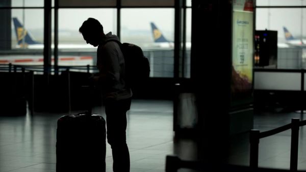Indian Techie Losing H1B Visa Forced To Return To India Post Layoff Asks How To Start Over Indian Techie Losing H1B Visa Forced To Return To India Post Layoff Asks How To Start Over