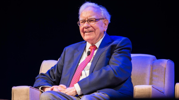 Amidst massive investments in the Artificial Intelligence AI sector and record-breaking stock market rallies a remark made by renowned investor Warren Buffett 25 years ago has gone viral once again His famous quote Only when the tide goes out do you discover who s been swimming naked suggests that market bubbles eventually expose the true state of affairs With the valuations of AI companies soaring market experts advise investors to focus on fundamental strengths profitability and long-term potential rather than relying on inflated expectations