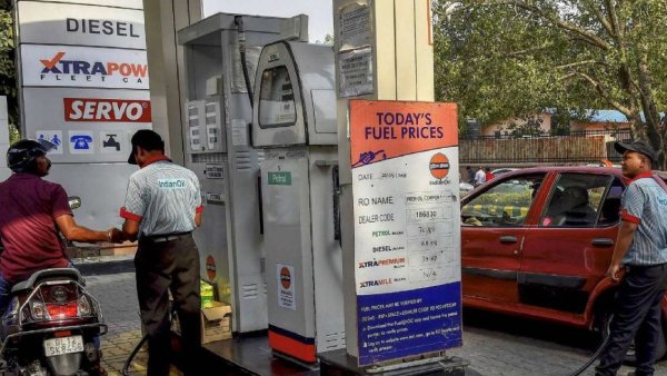 Petrol Price Diesel Price Crude Oil Brent Crude Oil Prices Fuel Prices India Petrol Diesel Rates Crude Oil Below 80 OPEC Global Oil Market Energy News Fuel Price Cut Business News India News Oil Market 80