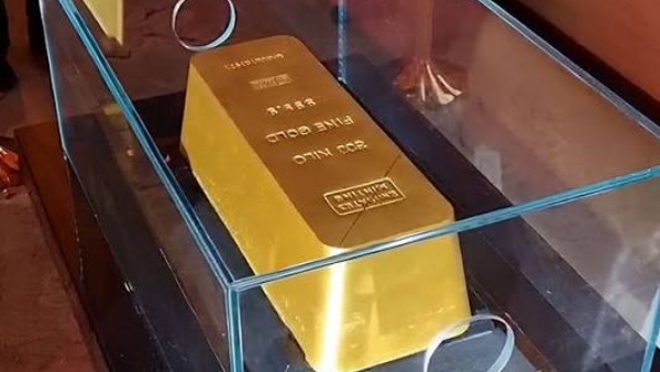 world s largest gold bar biggest gold bar largest gold bar 2026 Perth Mint gold bar Australia gold bar Dubai gold bar 521 2 kg gold bar 521 kg gold gold bar world record Guinness World Record gold bar 99 999 pure gold largest bar of gold Perth Mint record Dubai gold record gold record 2026 Australia gold record World s Largest Gold Bar Perth Mint Dubai Gold Bar