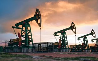 Crude Oil: ఇరాన్‎పై మరోసారి దాడి చేసిన అమెరికా.. భగ్గుమన్న ముడి చమురు ధరలు..