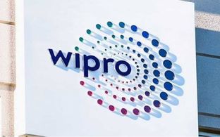 Wipro: పెట్టుబడిదారులను నిండా ముంచిన విప్రో.. 55 శాతం పడిపోయిన స్టాక్..!