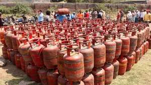 Gas Cylinder Booking Rules Changed 35 Days How To Book Indane Bharat Gas Hp Gas Via Whatsapp Sms 1498345.html