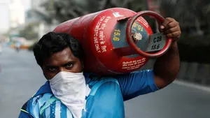 Lpg Price Hike Today From 1st December Commercial Cylinder Price Hike Check Atf Rates Update