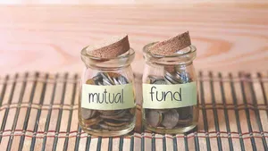 Mutual Funds Performance In 2025 March Equity Mf Inflow Fell 11 Months Low Stock Market Crash Impact
