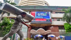 Stock Market Today Sensex Soars 900 Points Nifty Stock Rise Reason Behind It Markets News In Hindi