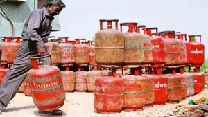 Lpg Cylinder Price Update Amid Gas Crisis In India Check New Rate List City Wise