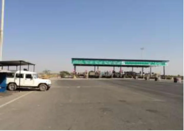 Makhel Toll Plaza