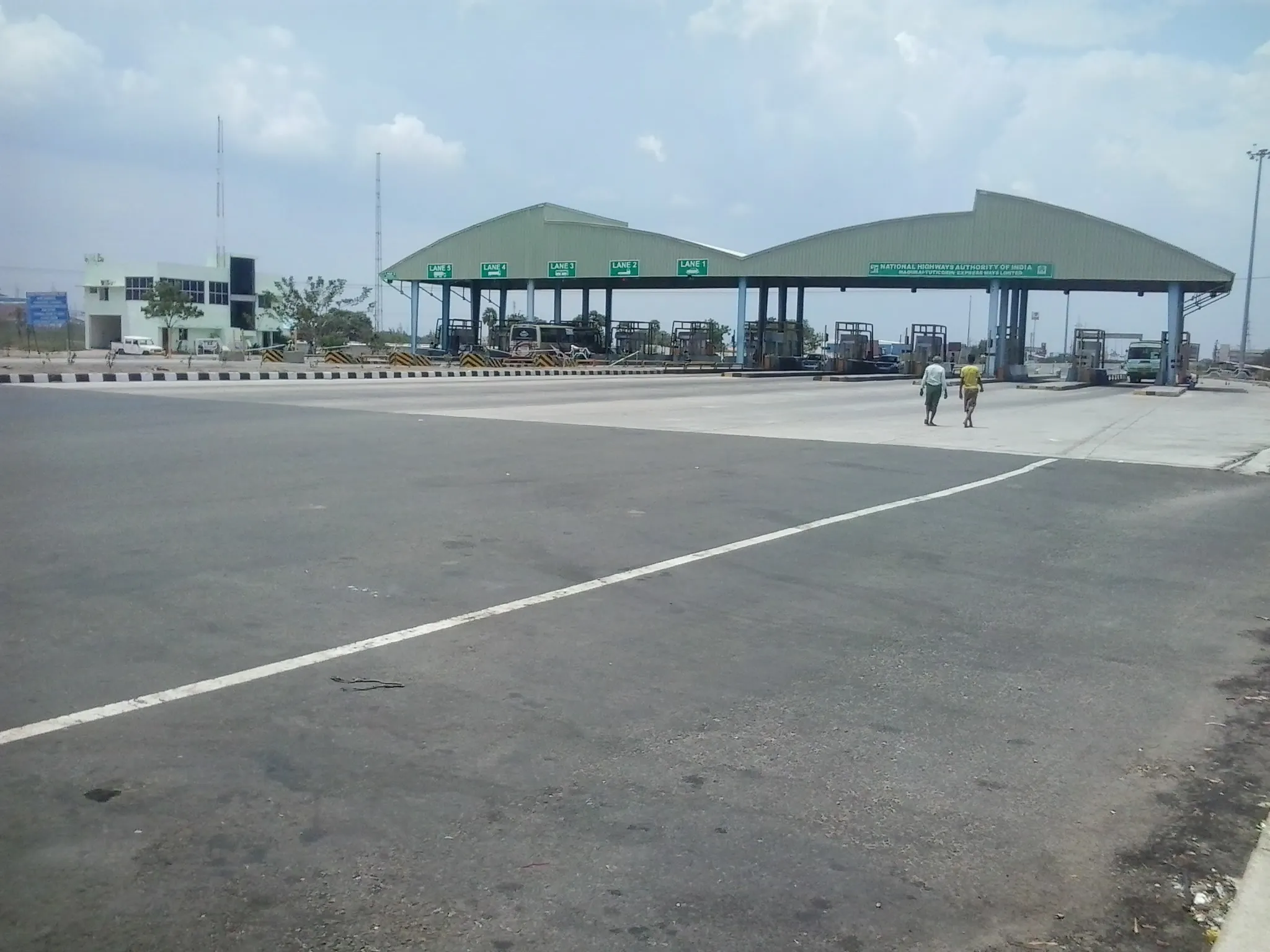 Pudhurpandiyapuram Toll Plaza