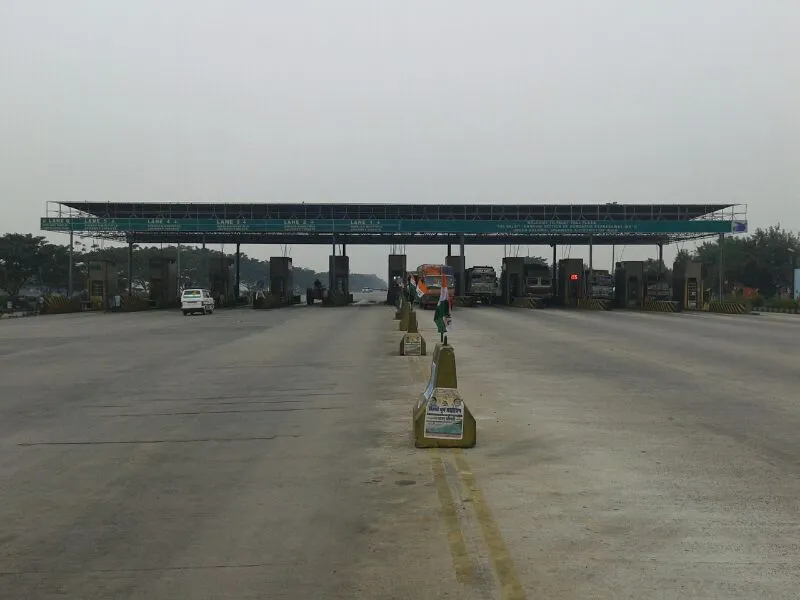Palsit Toll Plaza