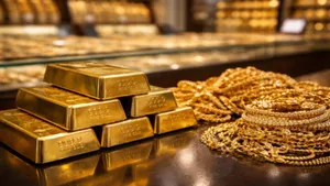 Gold Silver Price Today India Kerala Gold Rate Stable Experts See Rise Amid Global Tensions