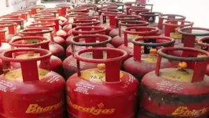 May 1 Modi Govt Unveiled 2 Big Announcements Today Commercial Lpg Price Cut By Rs 14 50 Jet Fuel
