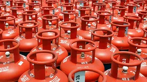 Commercial Lpg Cylinder Price Cut By Rs 34 50 In Chennai From August 1