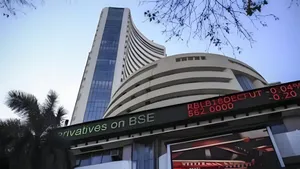 India Stock Market Week In Review Nifty And Bank Nifty Slide Amid Global Pressures 011