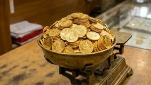 Tamil Nadu Jewelers Back Pm Modi Immediate Gold Coin Sales Ban Amid 15 Import Duty Hike