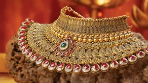 Gold Price Jumps Two Days In Tamil Nadu Chennai One Sovereign Now 1 10 880 22k At 13 860 G Si